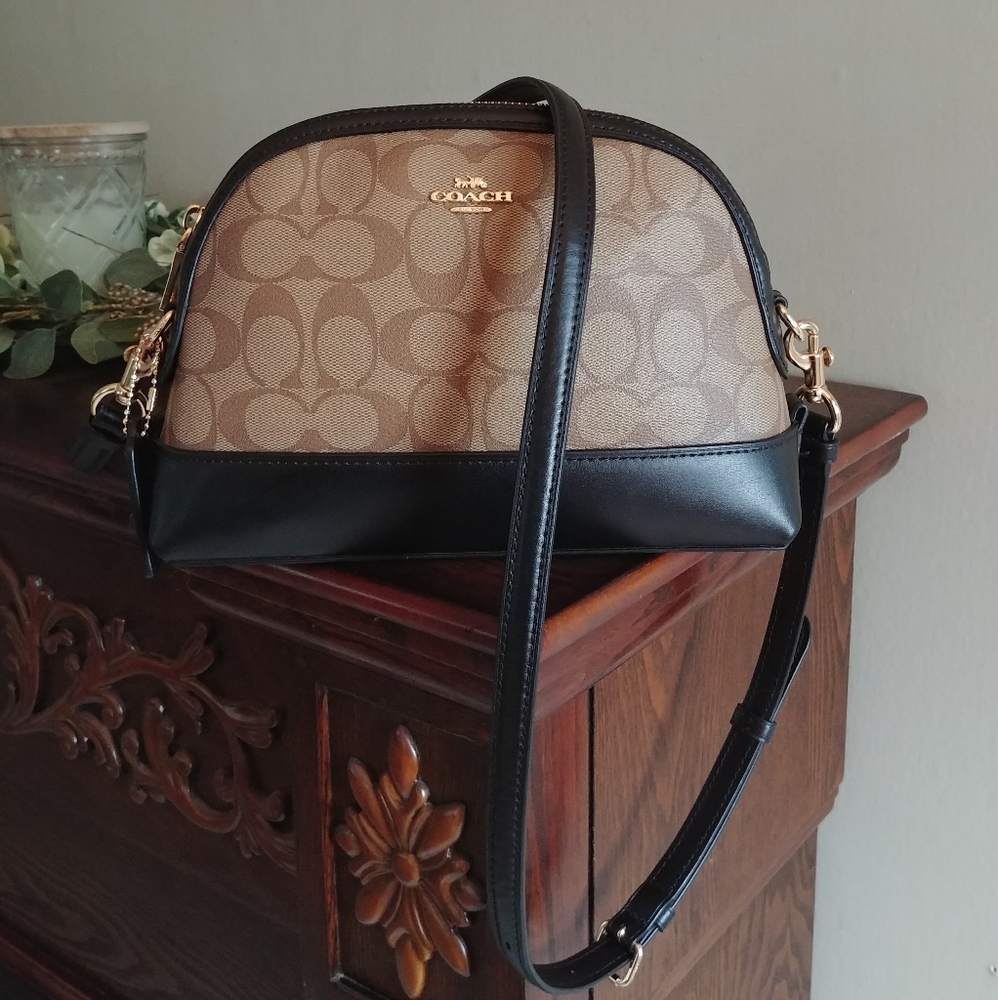 ⭐COACH New York Signature Dome Crossbody